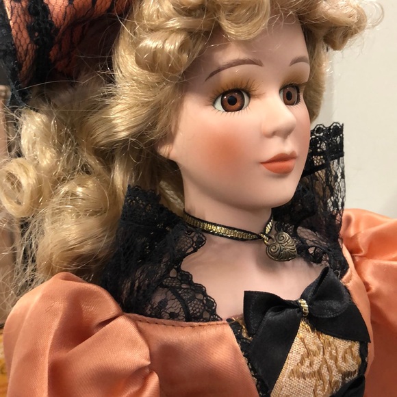 Porcelain vintage doll. Limited edition 18-20". - Picture 2 of 9